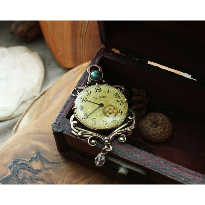 Steampunk clockface necklace with labradorite