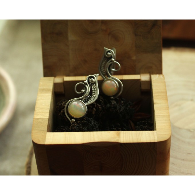 Silver filigree earrings with opals