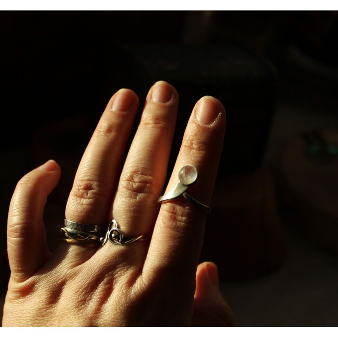 Silver moonstone ring