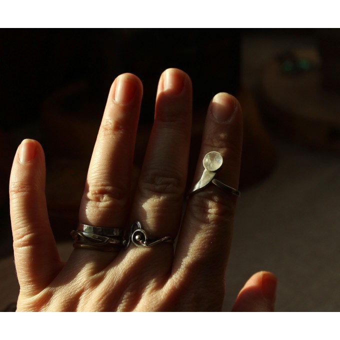 Silver moonstone ring