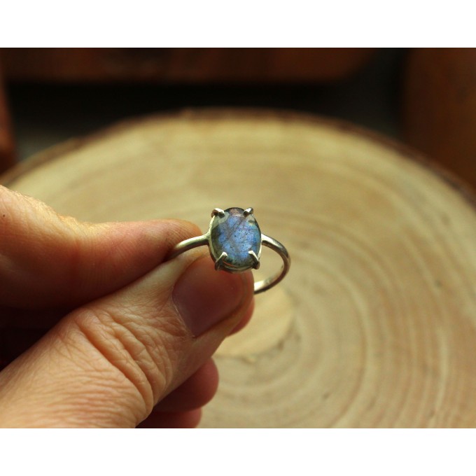 Silver ring with oval blue labradorite