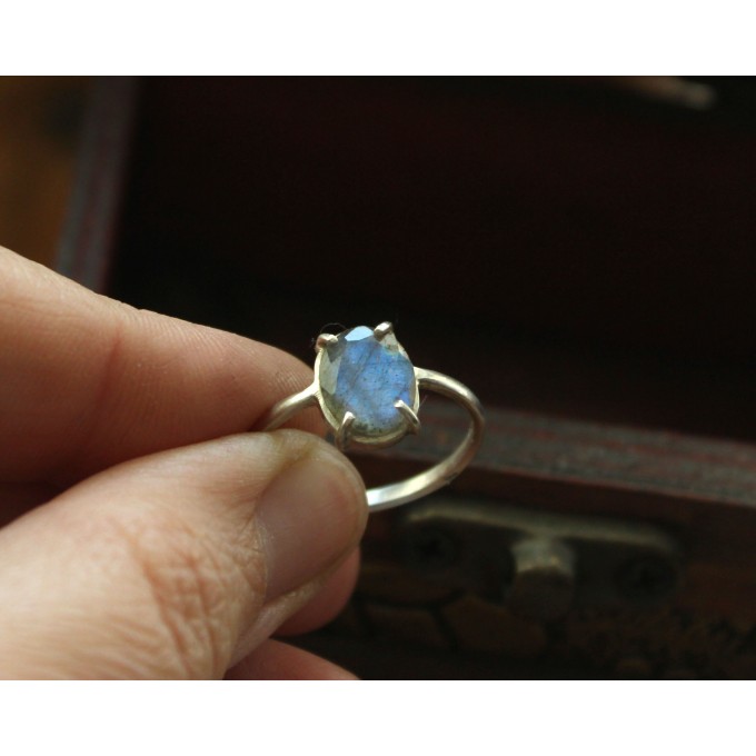 Silver ring with oval blue labradorite