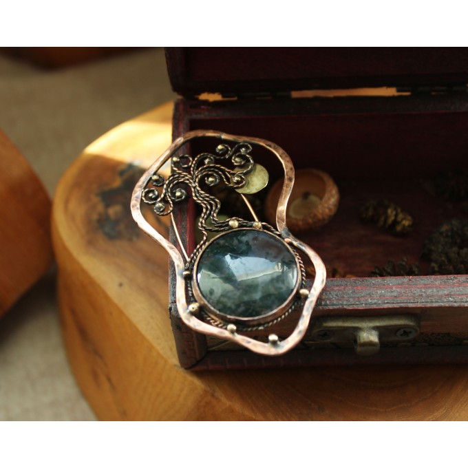 Copper filigree tree brooch with moss agate