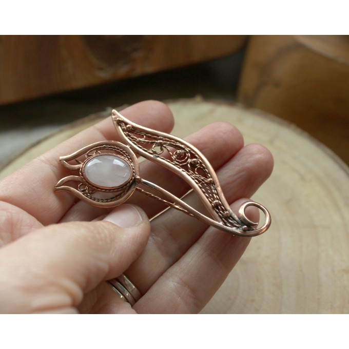 Copper filigree tulip brooch with rose quartz 