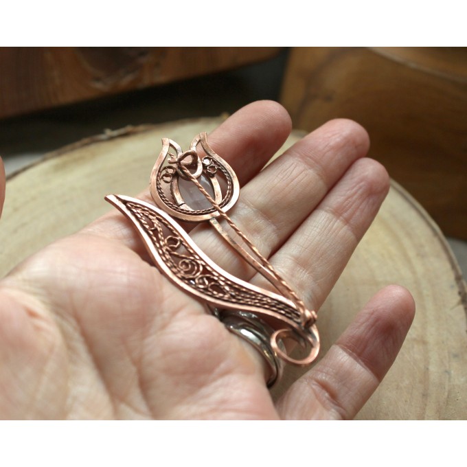 Copper filigree tulip brooch with rose quartz 