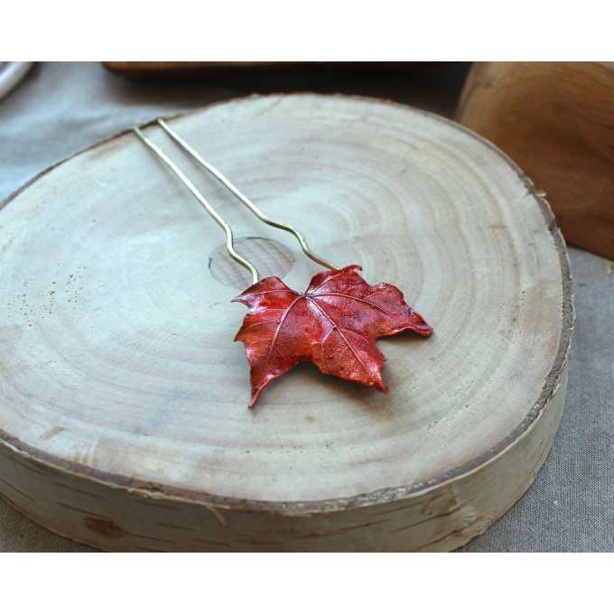 Hair pin with red maple leaf