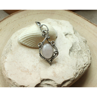 Rose quartz silver necklace