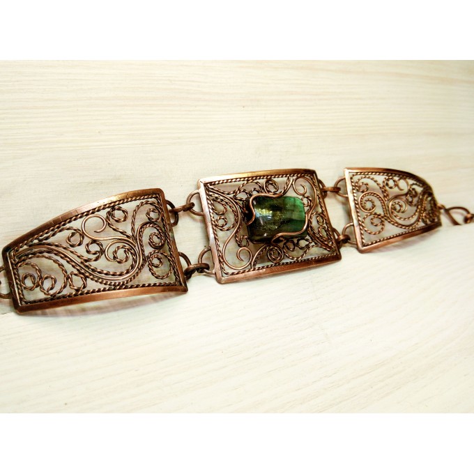 Copper filigree bracelet with labradorite