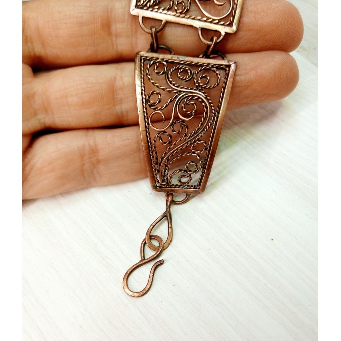 Copper filigree bracelet with labradorite