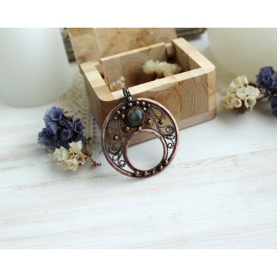 Lunar pendant