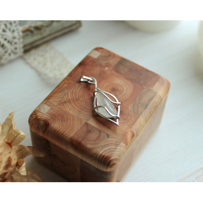 Silverquartz necklace