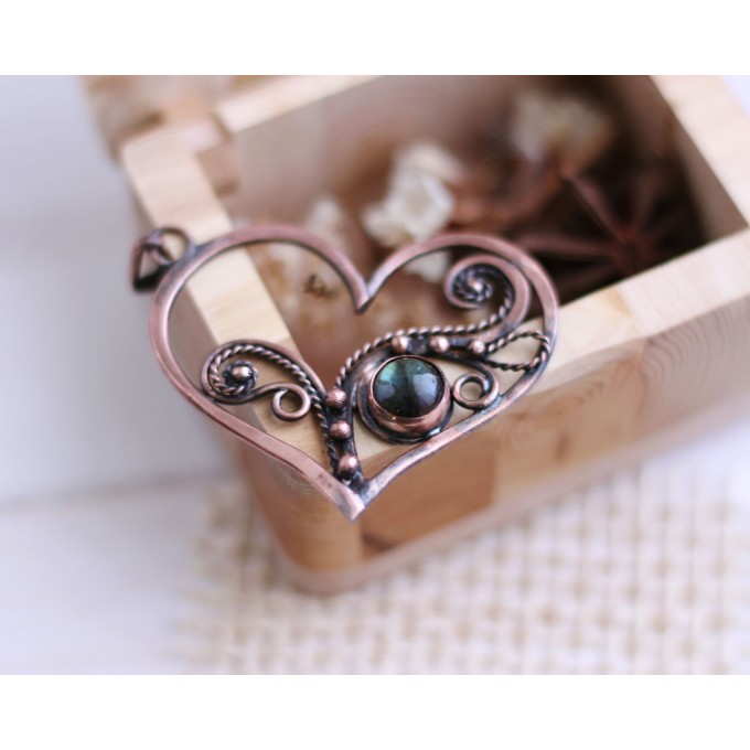 Heart necklace with labradorite