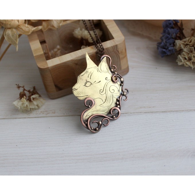 Cat necklace-brooch
