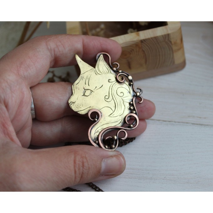 Cat necklace-brooch