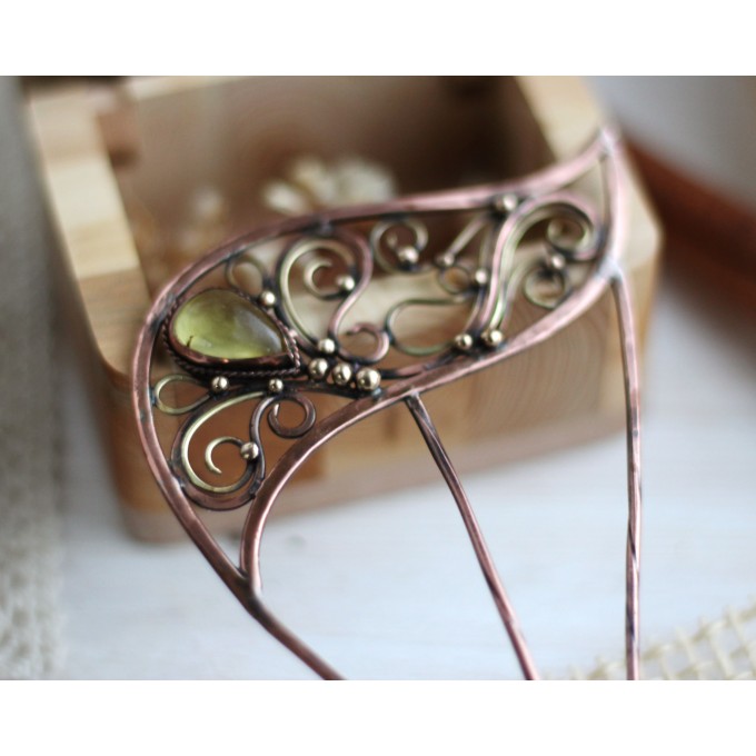 Amber haircomb 