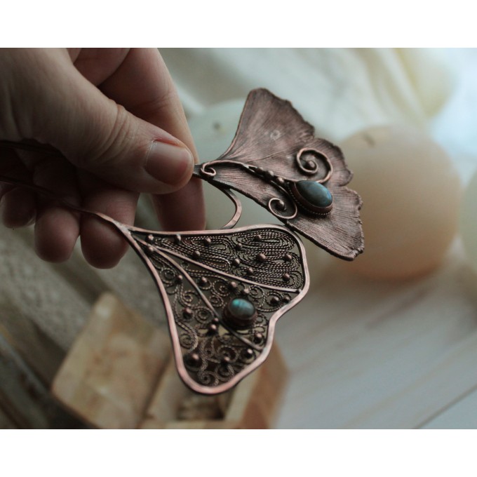 Ginkgo hair comb with labradorite