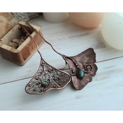 Copper filigree ginkgo haircomb with labradorite