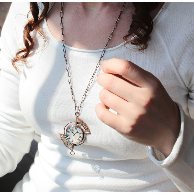 SteamPunk necklace-brooch with clockface