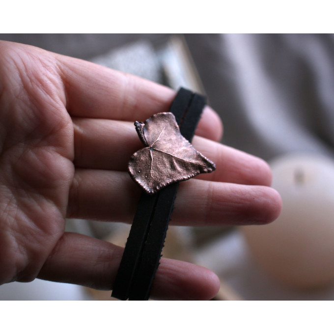 Leather bracelet with copper ivy leaf