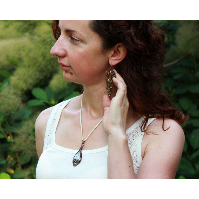 Copper dendrite agate necklace