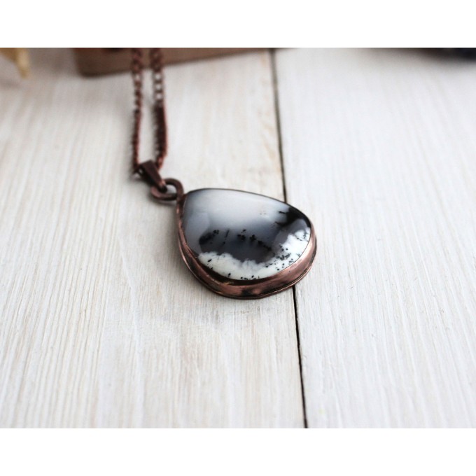 Filigree dendrite agate necklace
