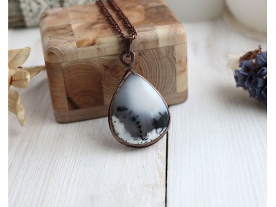 Filigree dendrite agate necklace