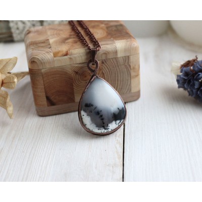 Filigree dendrite agate necklace