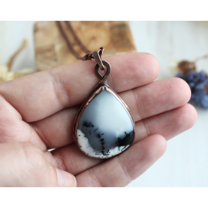 Filigree dendrite agate necklace