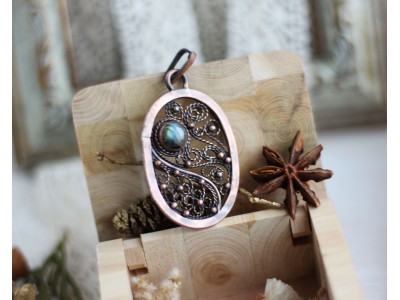 Filigree labradorite necklace Filigree labradorite necklace