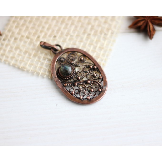 Filigree copper necklace with labradorite