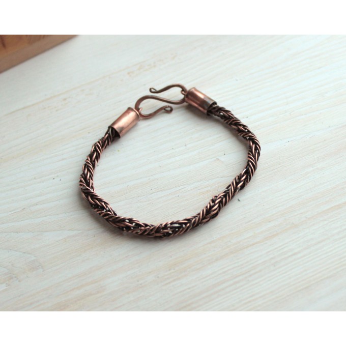 Twisted chain bracelet