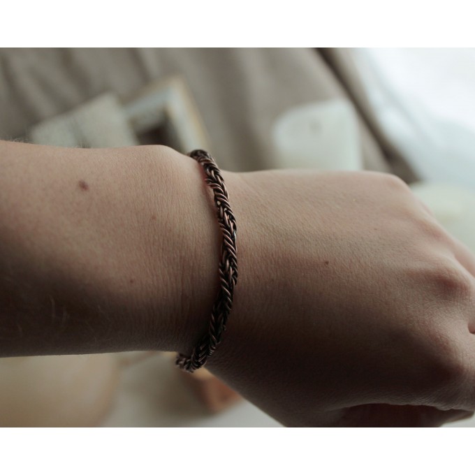 Twisted chain bracelet